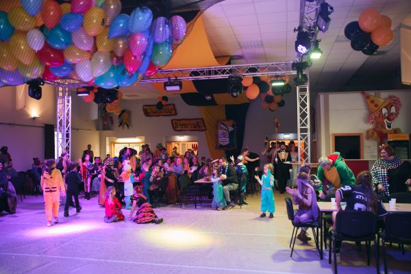 2026-02-14-rkg-kinderfasching-003fb3877c3-f26d-4ead-914c-56be478987042270C9D4-6BEB-FEA0-C718-0AFACDB5607B.jpg