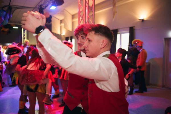 2026-02-14-rkg-kinderfasching-074f3a19f8e-cdf6-a845-af02-f5f4a898a13841AAF00F-7F4F-33EC-5D90-6F9EE108F210.jpg