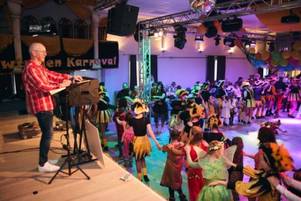 mittel-2026-02-14-rkg-kinderfasching-0864e8940d1-dd7a-d023-2a47-d5e24480878e640090BE-AF3C-0F1C-211A-630F8A6E6EDD.jpeg