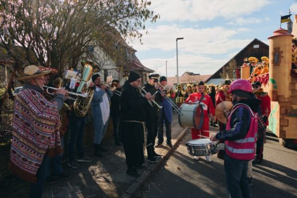 mittel-2026-02-15-rkg-karnevalsumzug-00-013095E680E-D060-3805-C276-7D64E7986769.jpeg