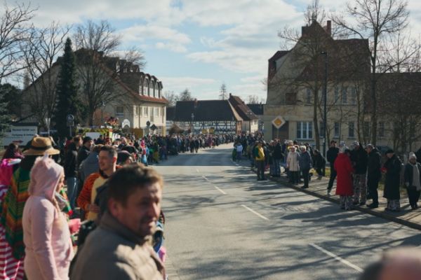 mittel-2026-02-15-rkg-karnevalsumzug-01-004F8543E38-023F-6227-08C5-C4749CC26276.jpeg