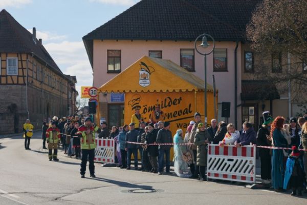 mittel-2026-02-15-rkg-karnevalsumzug-01-021a4c69b6d-9aac-18dc-834f-dd0e5f0ab8c4AA2BC7A8-A3A1-3234-8467-4640DEDE611D.jpeg