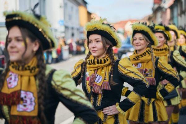 mittel-2026-02-15-rkg-karnevalsumzug-01-051C7525754-7407-E25D-596D-F3F798AC4B95.jpeg