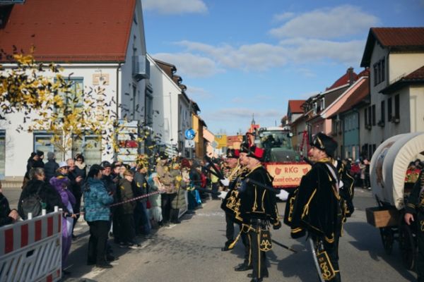 mittel-2026-02-15-rkg-karnevalsumzug-01-069D6A4D09F-0C86-9D3F-2657-062902345619.jpeg