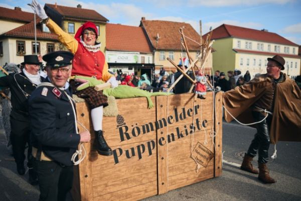 mittel-2026-02-15-rkg-karnevalsumzug-01-103451364D5-C489-26E4-4661-40363DCDD938.jpeg
