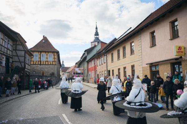 mittel-2026-02-15-rkg-karnevalsumzug-01-1435d7dd0ce-14d2-7847-f455-824366d9e1e0C3C58CFC-526F-940A-AF09-026562325D01.jpeg