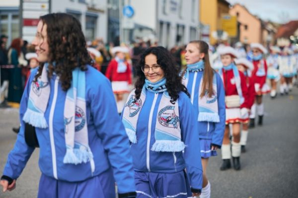 mittel-2026-02-15-rkg-karnevalsumzug-01-1557C2F2066-3D61-5BCA-48F1-5CFEC1F19512.jpeg
