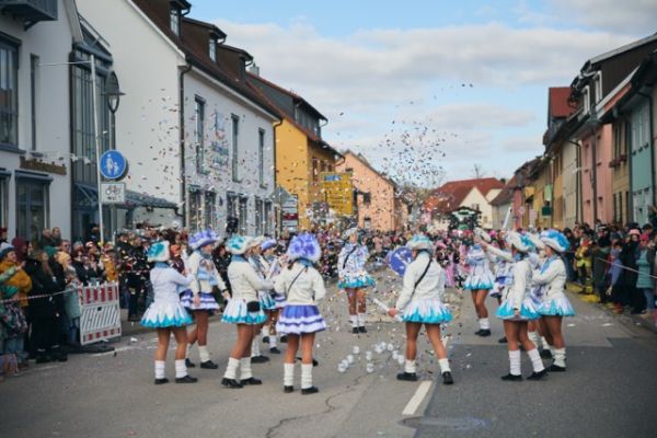 mittel-2026-02-15-rkg-karnevalsumzug-01-159c6562036-3775-b978-1768-467bf2f1b4f679DBCC1C-BA6E-6F6D-D205-89892B54BA98.jpeg