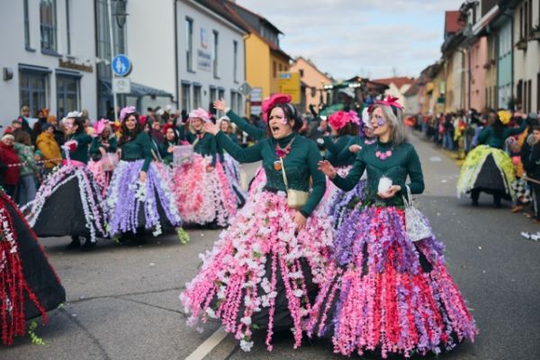 mittel-2026-02-15-rkg-karnevalsumzug-01-1708E21A210-34FD-D827-A965-D29D32C6B3CB.jpeg