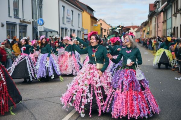 mittel-2026-02-15-rkg-karnevalsumzug-01-1708e21a210-34fd-d827-a965-d29d32c6b3cb5613DF7F-5EE3-A243-799E-675B9F22C548.jpeg