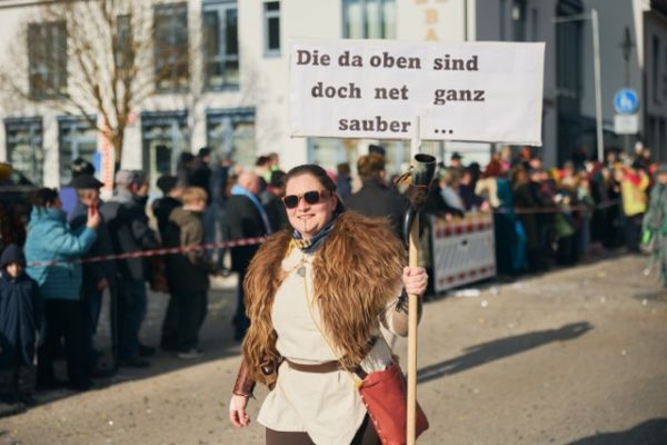 mittel-2026-02-15-rkg-karnevalsumzug-01-286883133B0-9B68-3ED1-9DCA-C72BEEAC905B.jpeg