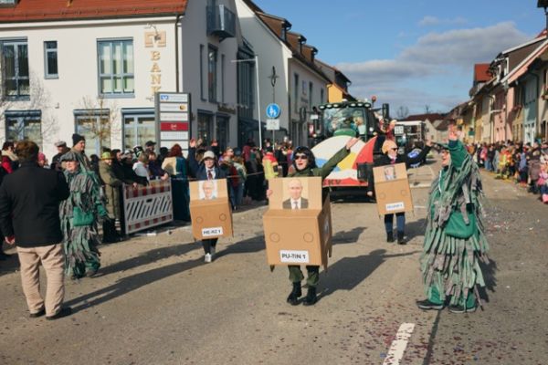 mittel-2026-02-15-rkg-karnevalsumzug-01-287e10af1d7-dfc0-5bc9-a41e-fd325851318295D640F6-5577-5F8B-C8E3-D666451E7B88.jpeg